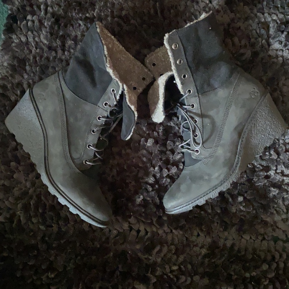 Boots - Picture 4 of 4
